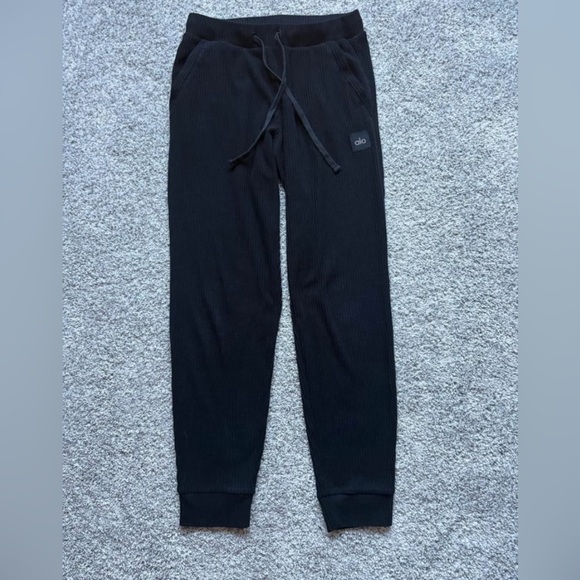 Alo Yoga Muse Sweatpant - Picture 3 of 6